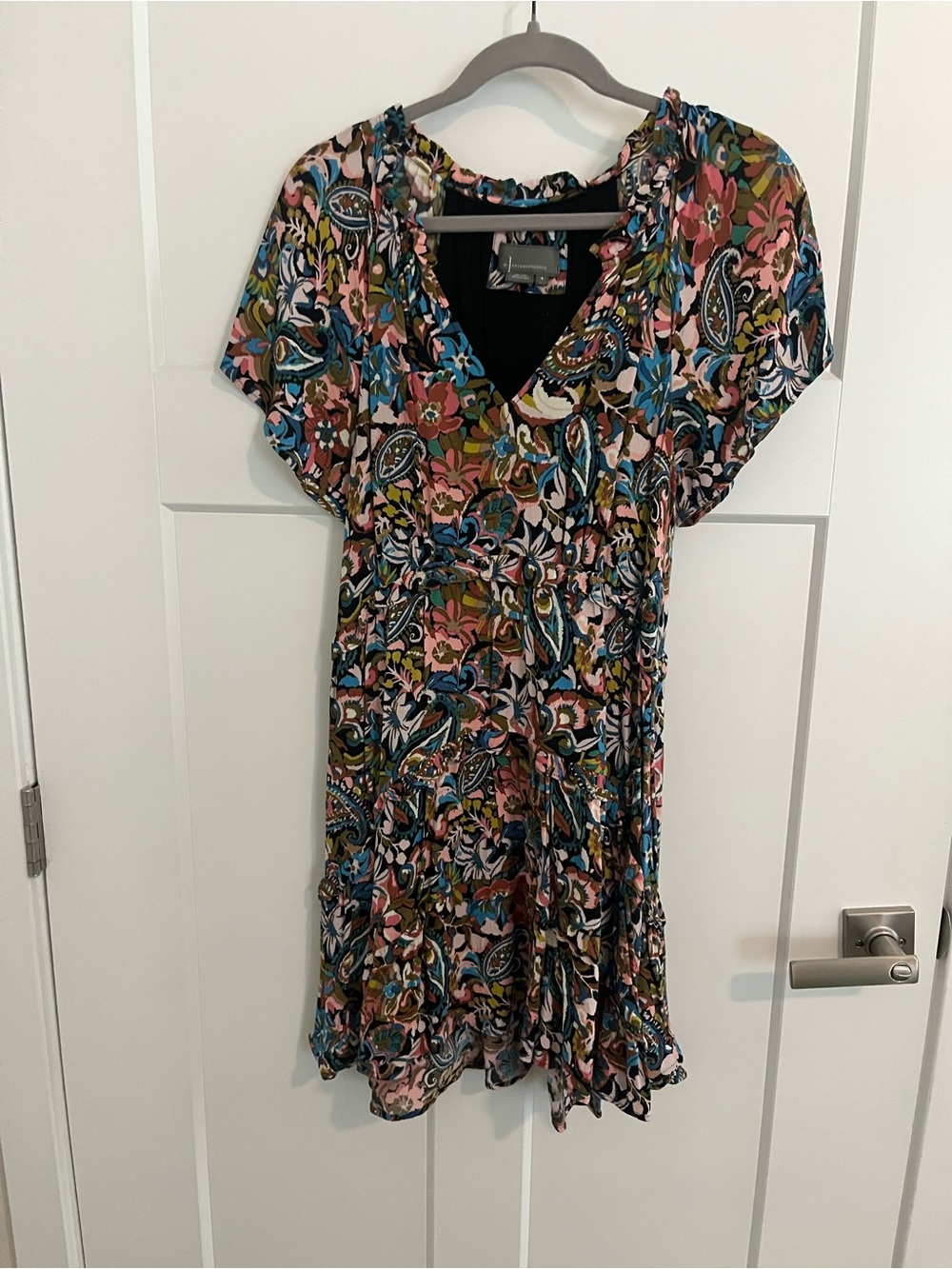 Anthropologie  Paisley V-Neck Short Sleeve Dress in Multi